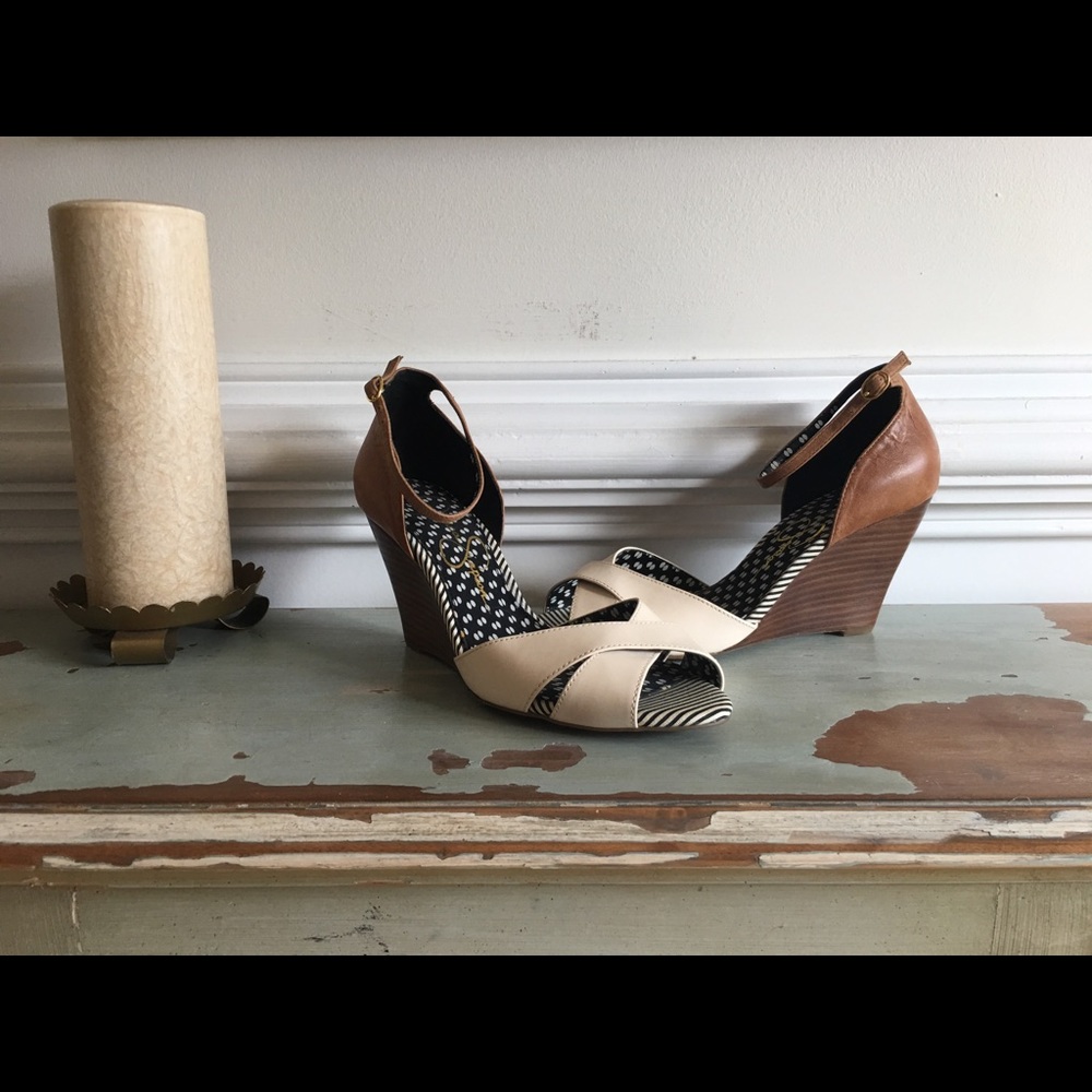 Jessica Simpson wedges